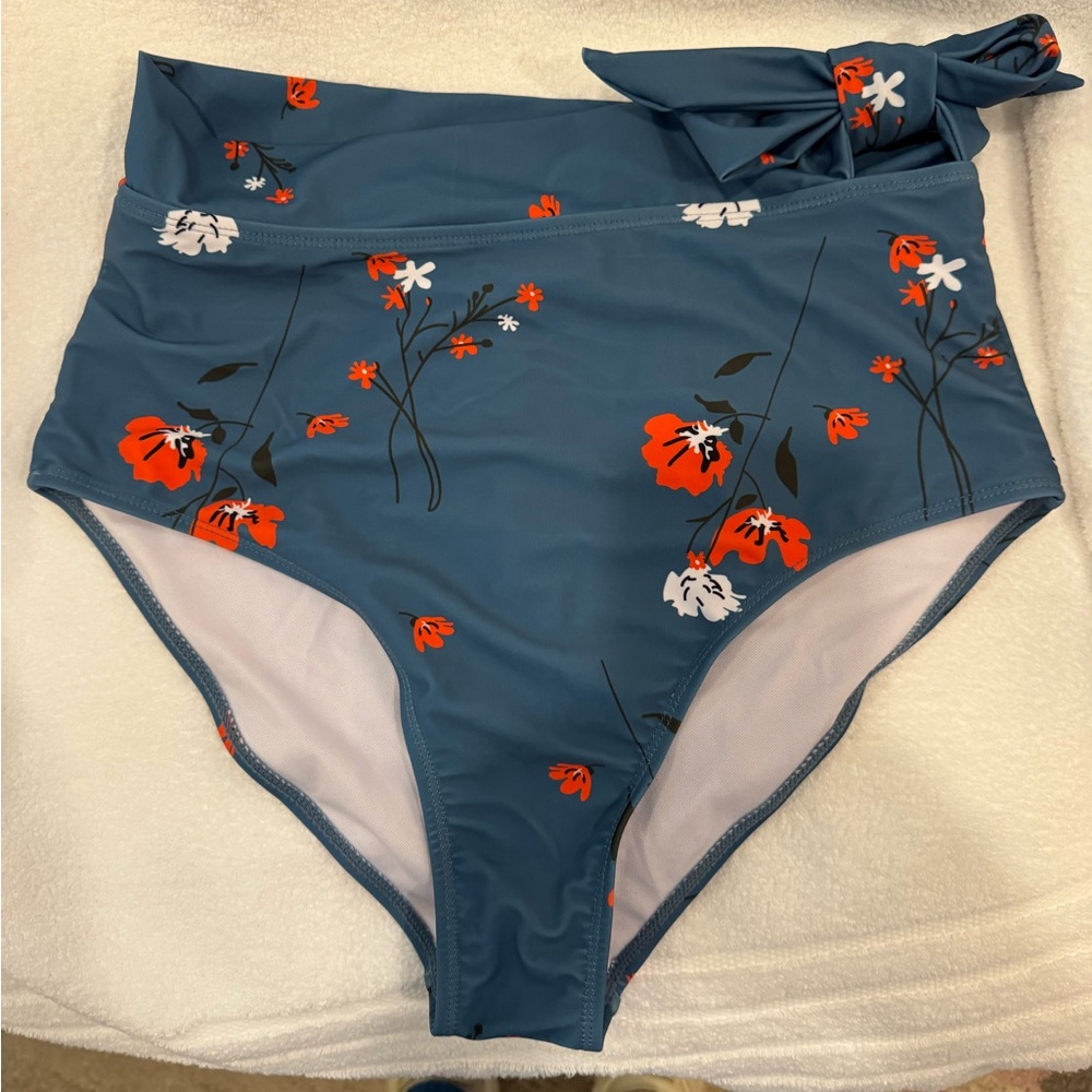 Bikini bottoms - new without tags
